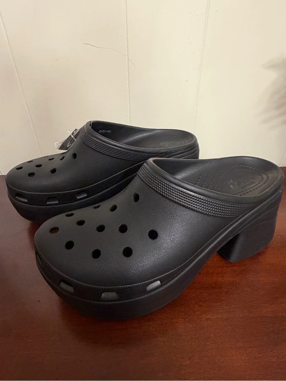 CROCS siren style